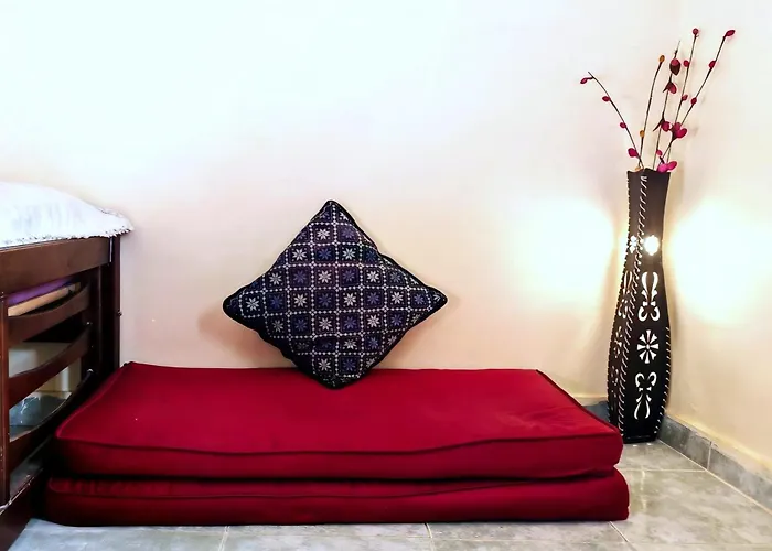 Beit Amani-boutique Garden Apartment-walk To Lighthouse Apartment