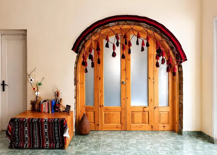 Beit Amani-boutique Garden Apartment-walk To Lighthouse Apartment