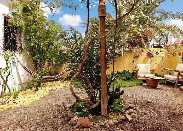 Beit Amani-boutique Garden Apartment-walk To Lighthouse Apartment